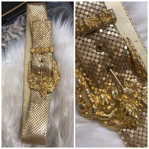Vintage 70s gold mesh and gold plated buckle \ Size M/L ||